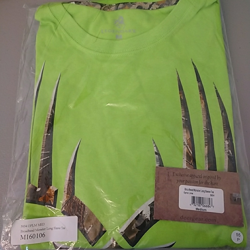 NWT LEGENDARY WHITETAILS LONG SLEEVE TEE